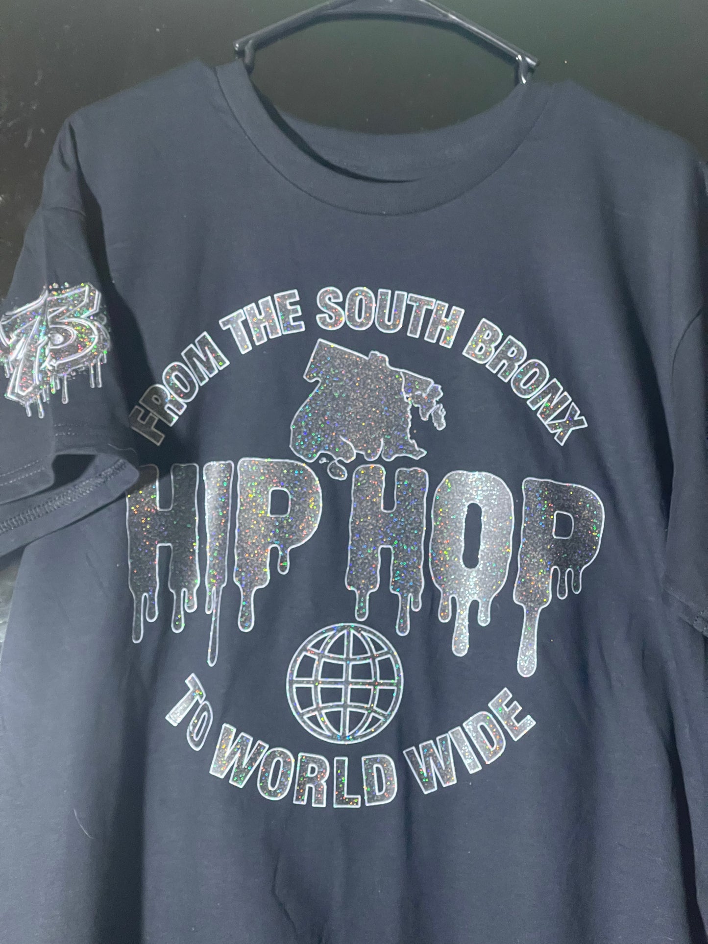Somebody Say HOOO!™ – From the South Bronx to Worldwide Short-Sleeve Black on Black Glitter