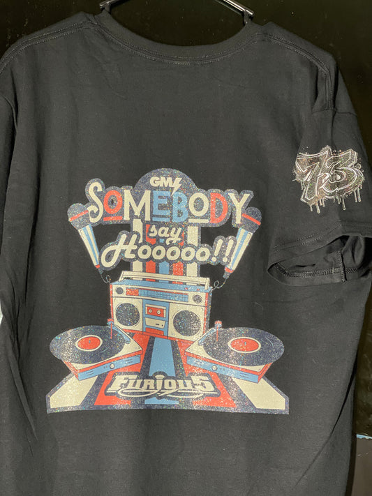Somebody Say HOOO!™ – From the South Bronx to Worldwide Short-Sleeve Black on Black Glitter
